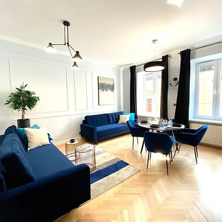 Apartmán Gorgeous Historic Tenement Apt. - New Town Square! *