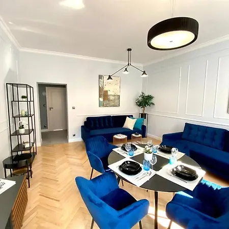 Apartmán Gorgeous Historic Tenement Apt. - New Town Square! *